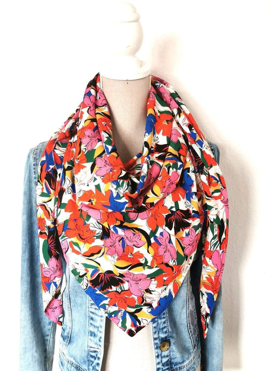 Foulard triangle