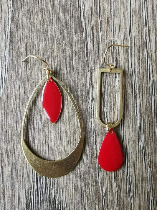 Boucles d'oreilles asymétriques