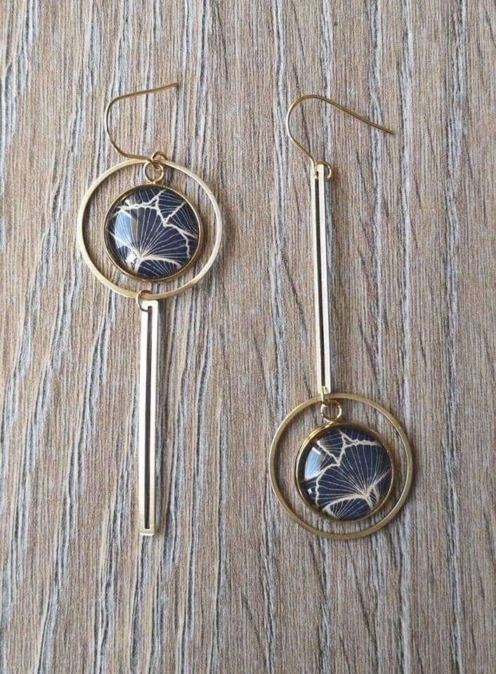 Boucles d'oreilles asymétriques