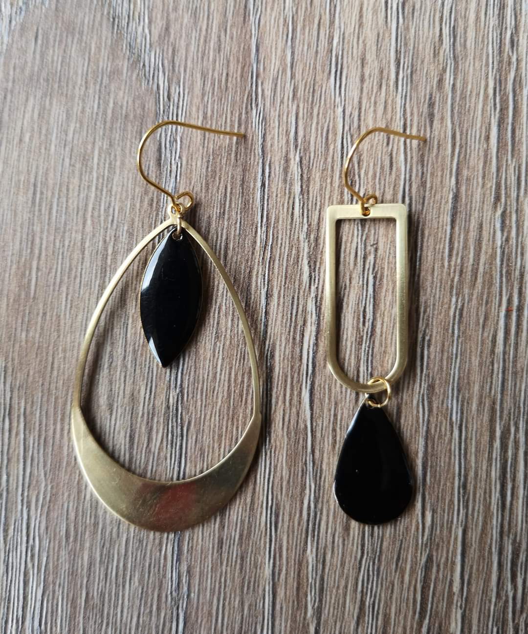 Boucles d'oreilles asymétriques