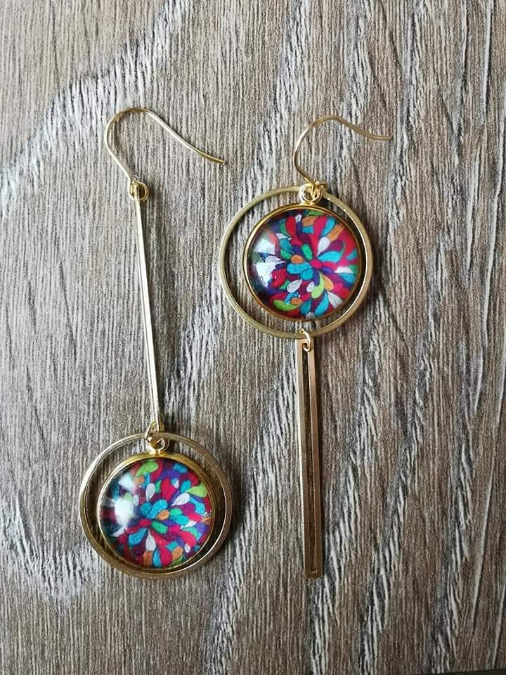 Boucles d'oreilles asymétriques